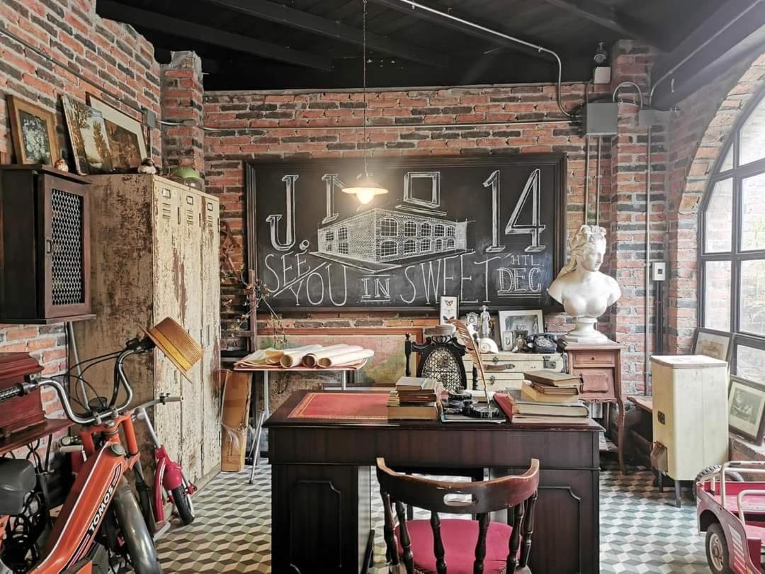 J No.14 Bed & Breakfast Банкок Екстериор снимка