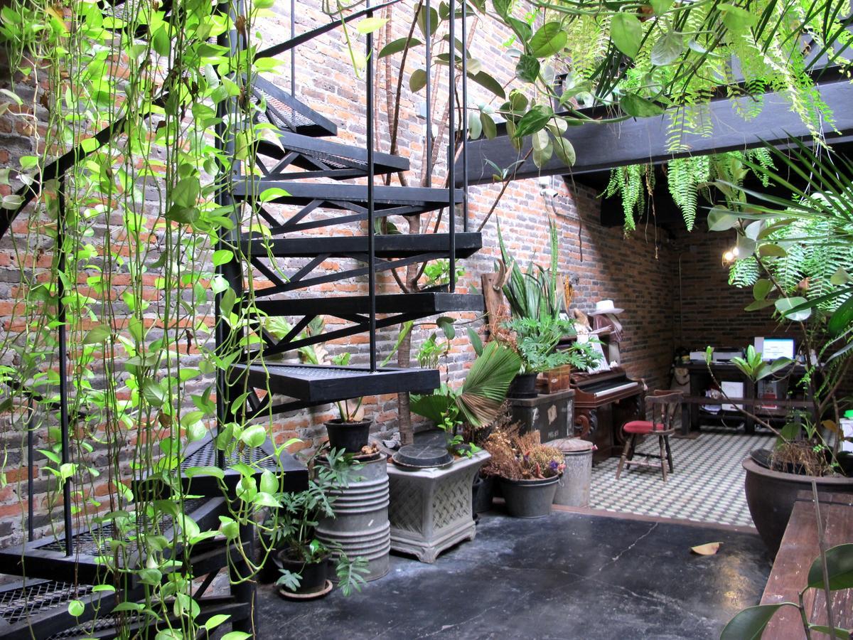 J No.14 Bed & Breakfast Банкок Екстериор снимка