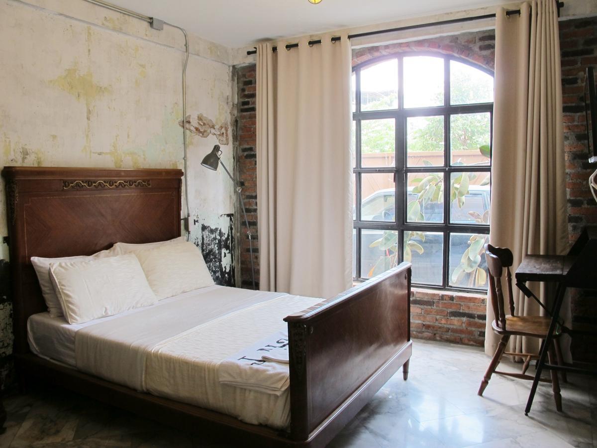 J No.14 Bed & Breakfast Банкок Екстериор снимка