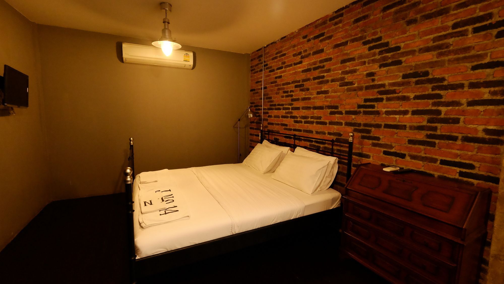 J No.14 Bed & Breakfast Банкок Екстериор снимка